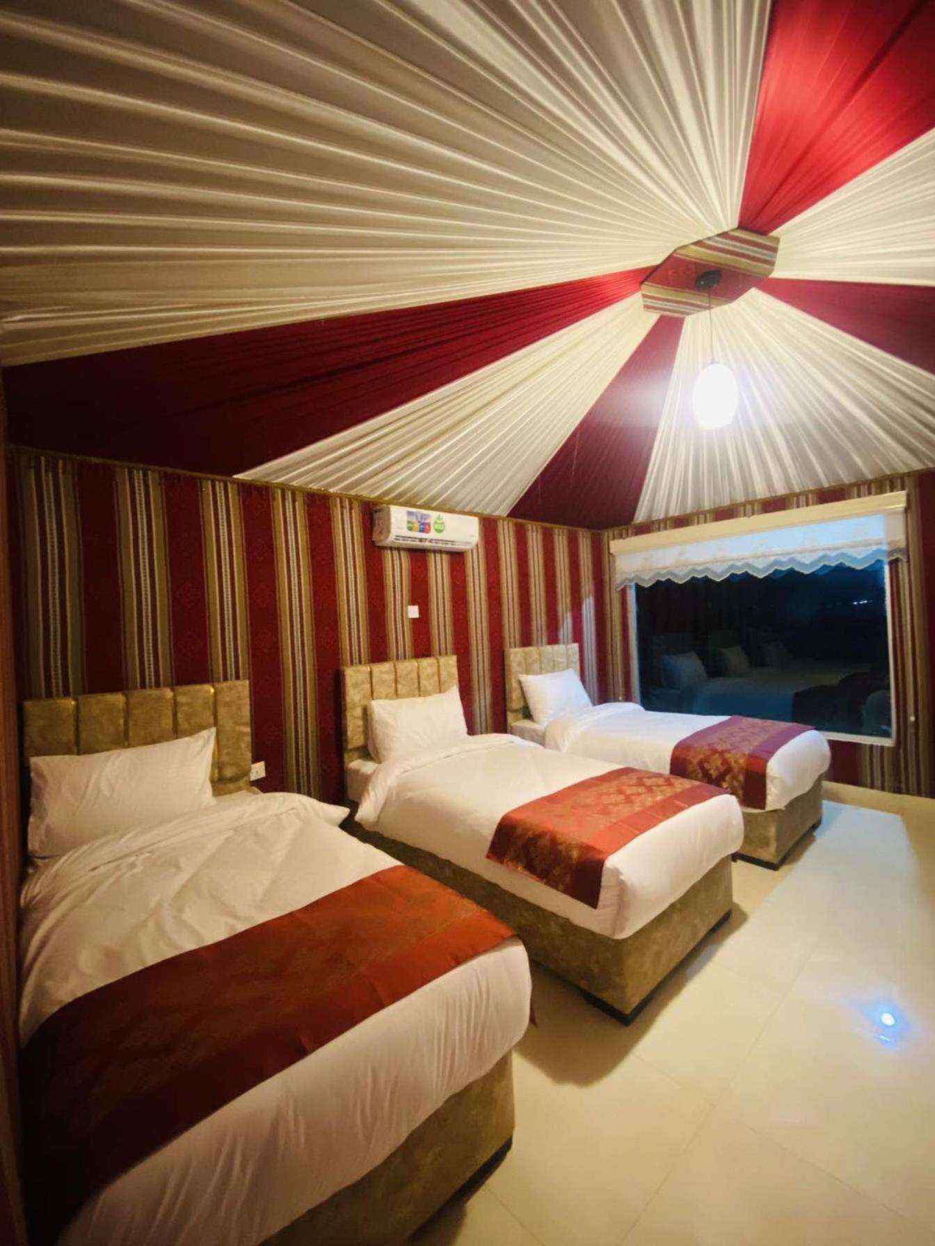 Wadi Rum Sky Camp Εξωτερικό φωτογραφία